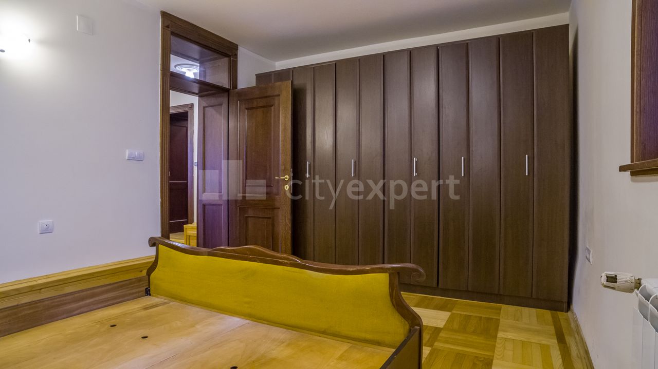 Jevrema Grujića, Dedinje, Savski venac - 7