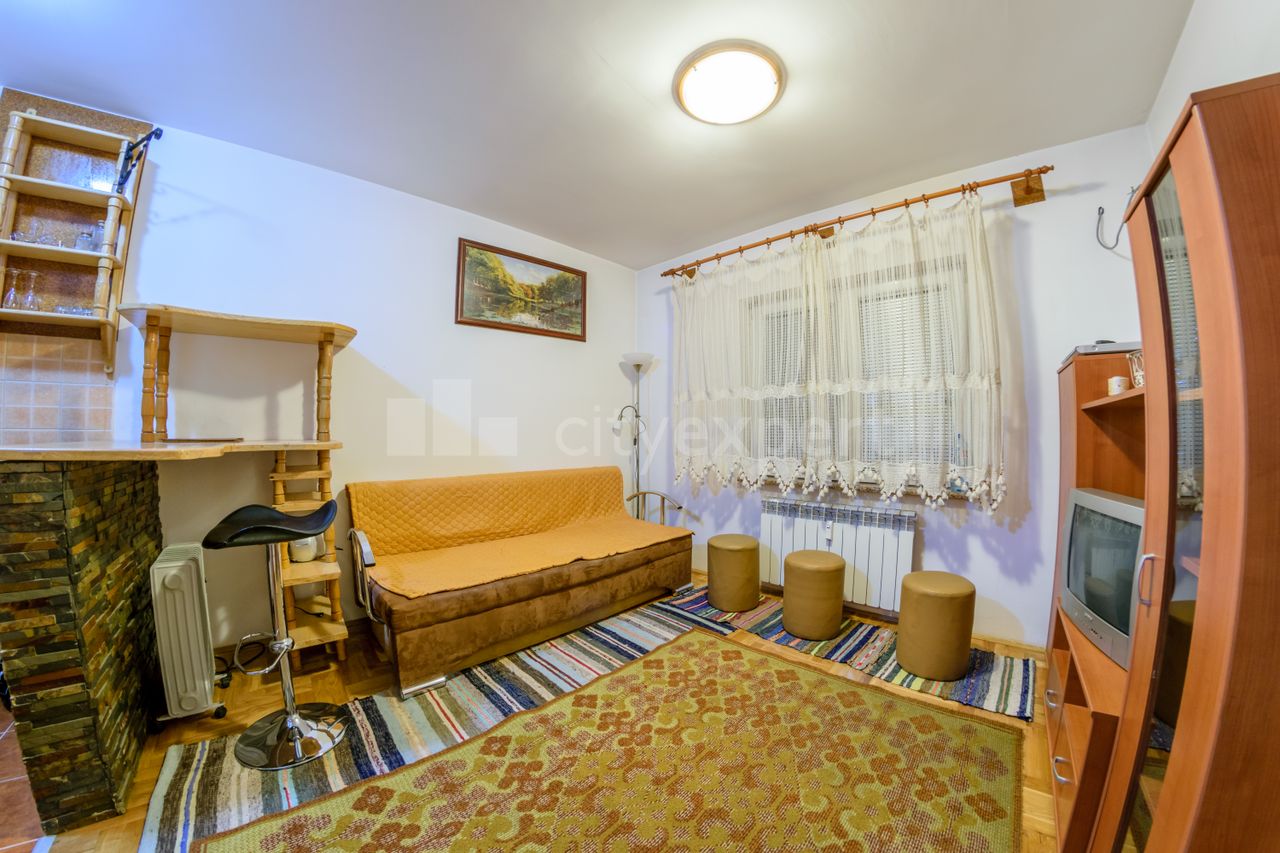 0.5 stan za izdavanje — Đorđa Kratovca, Dušanovac, Voždovac, 22m², 350€