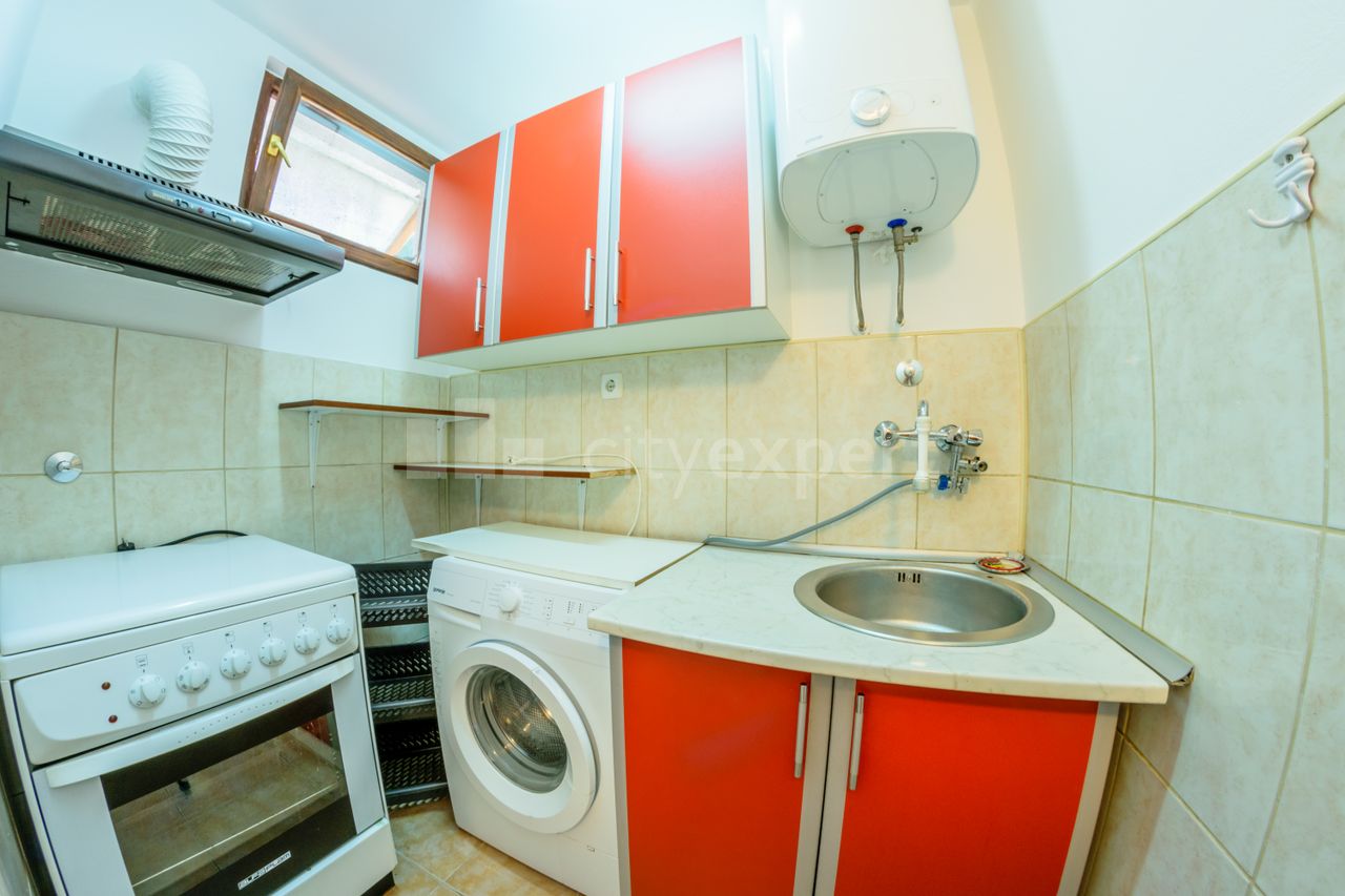 Cetinjska, Donji grad (Zemun), Zemun - 3