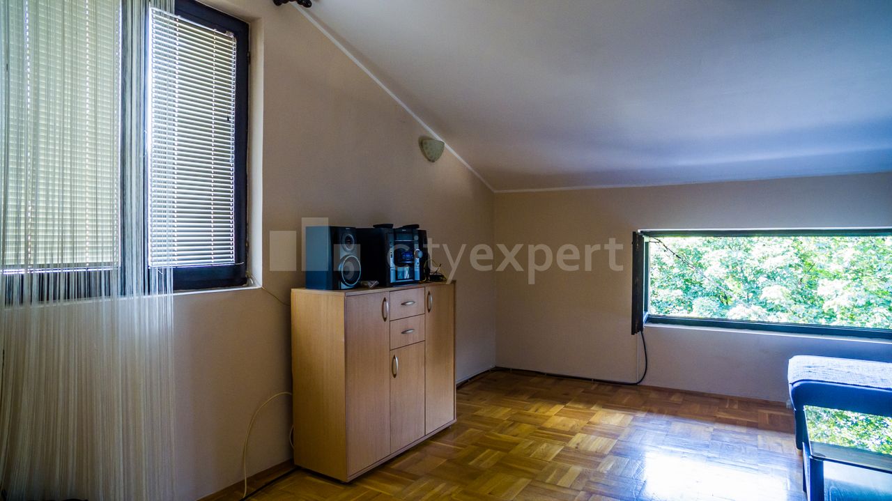 Bukureška, Cvetkova pijaca, Zvezdara - 2