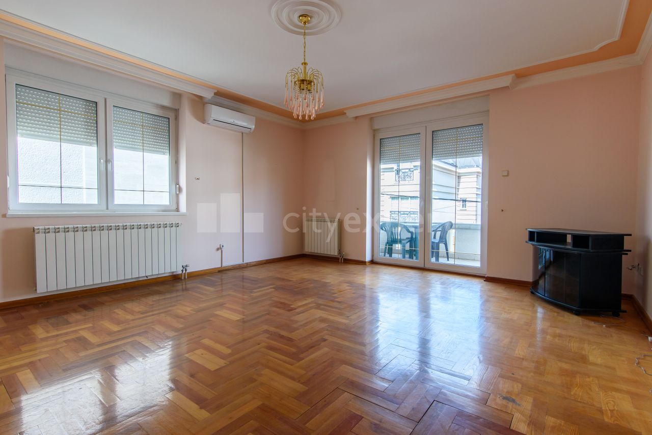 4.0 stan za izdavanje — Bože Jankovića, Donji Voždovac, Voždovac, 147m², 1400€