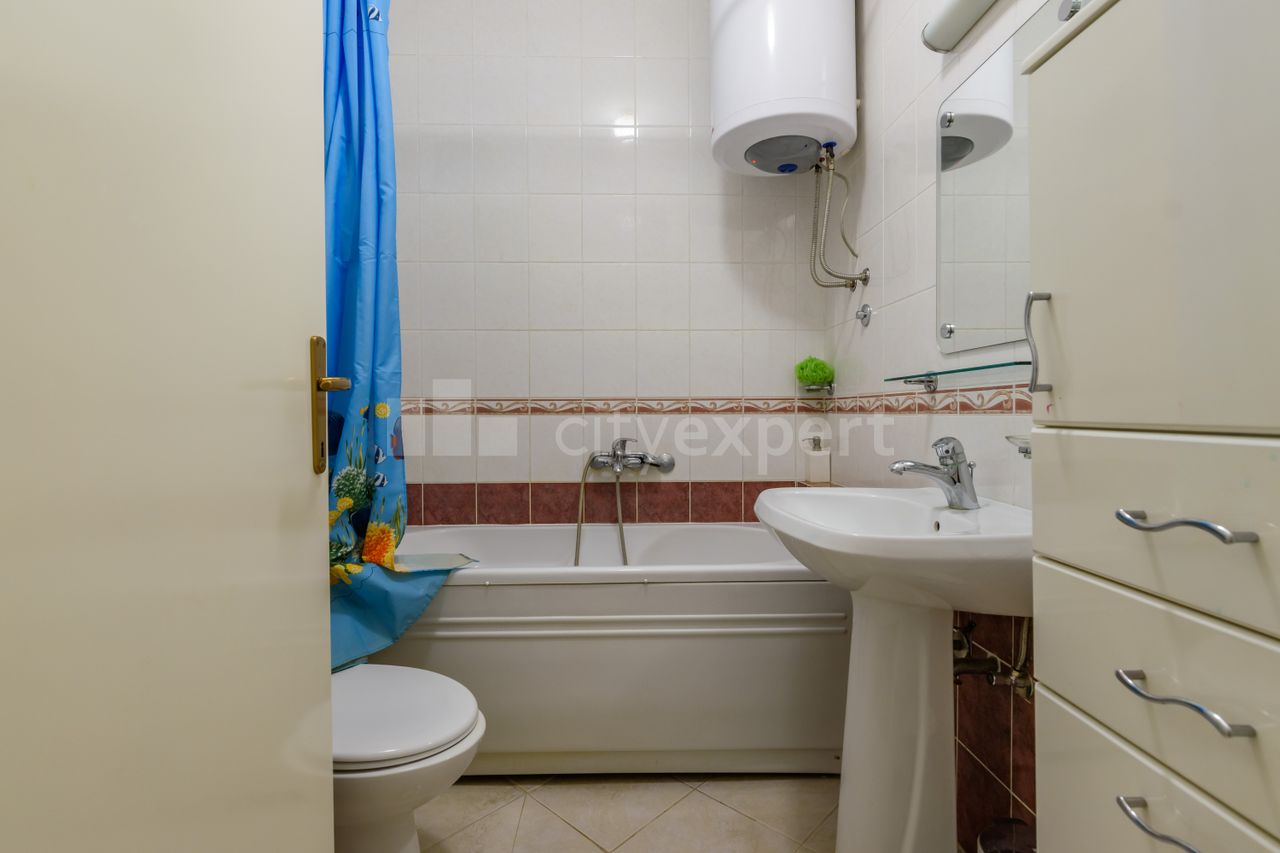Antifašističke borbe, Blok 22, Novi Beograd - 10
