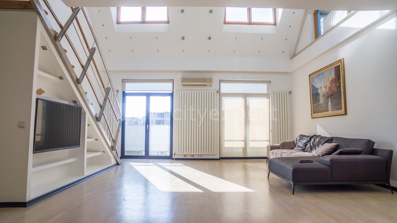 4.0 stan za izdavanje — Dalmatinska, Botanička bašta, Palilula, 222m², 2000€