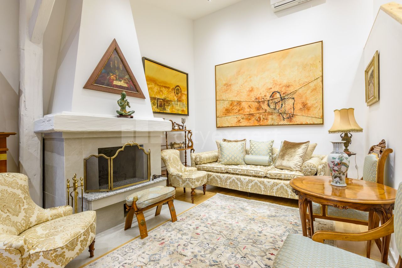 4.0 stan za izdavanje — Kralja Milana, Terazije, Stari grad, 150m², 2100€