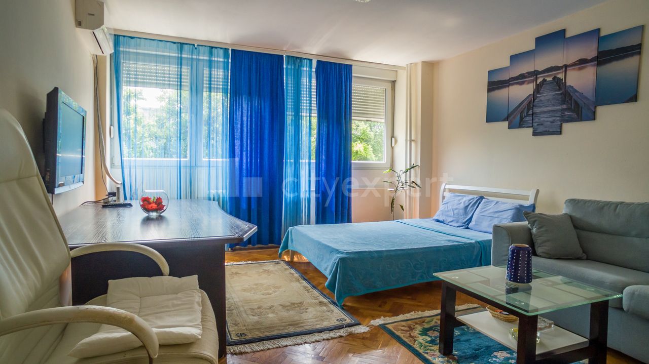 1.0 stan za izdavanje — Bulevar Zorana Đinđića, Blok 1 (Fontana), Novi Beograd, 35m², 700€