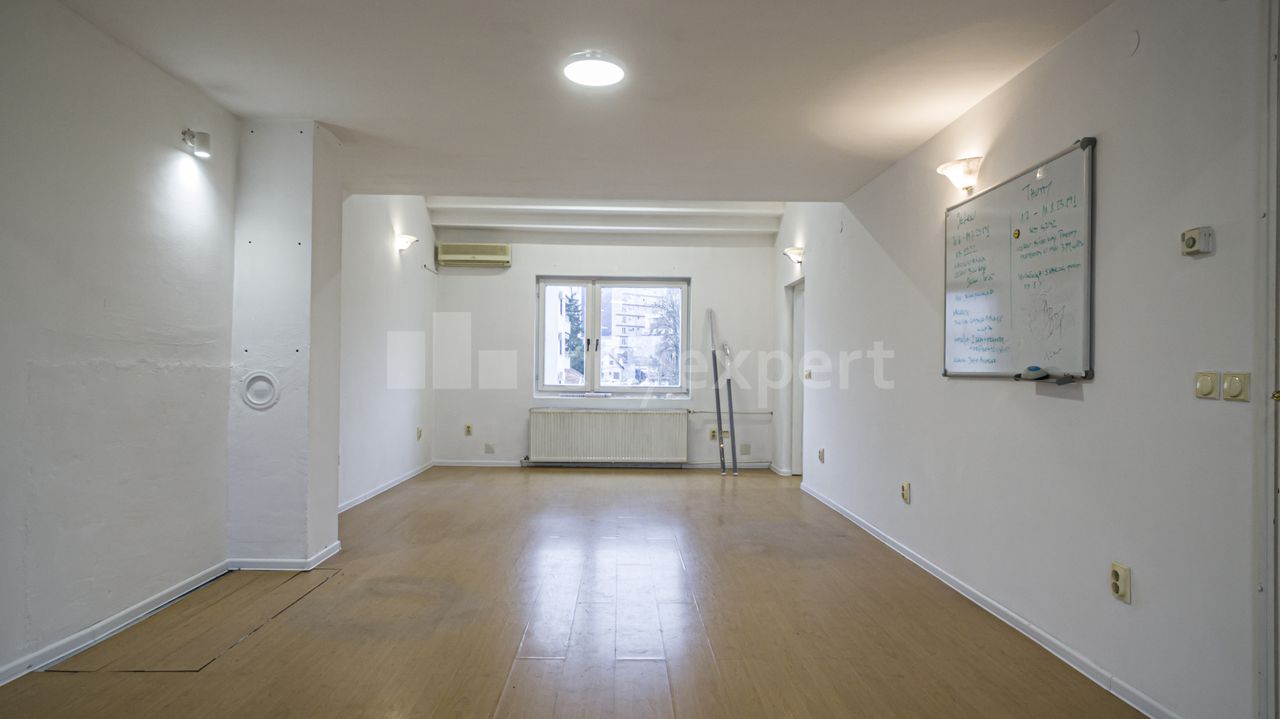 3.5 stan za izdavanje — Esad Pašina, Donji Voždovac, Voždovac, 176m², 1500€