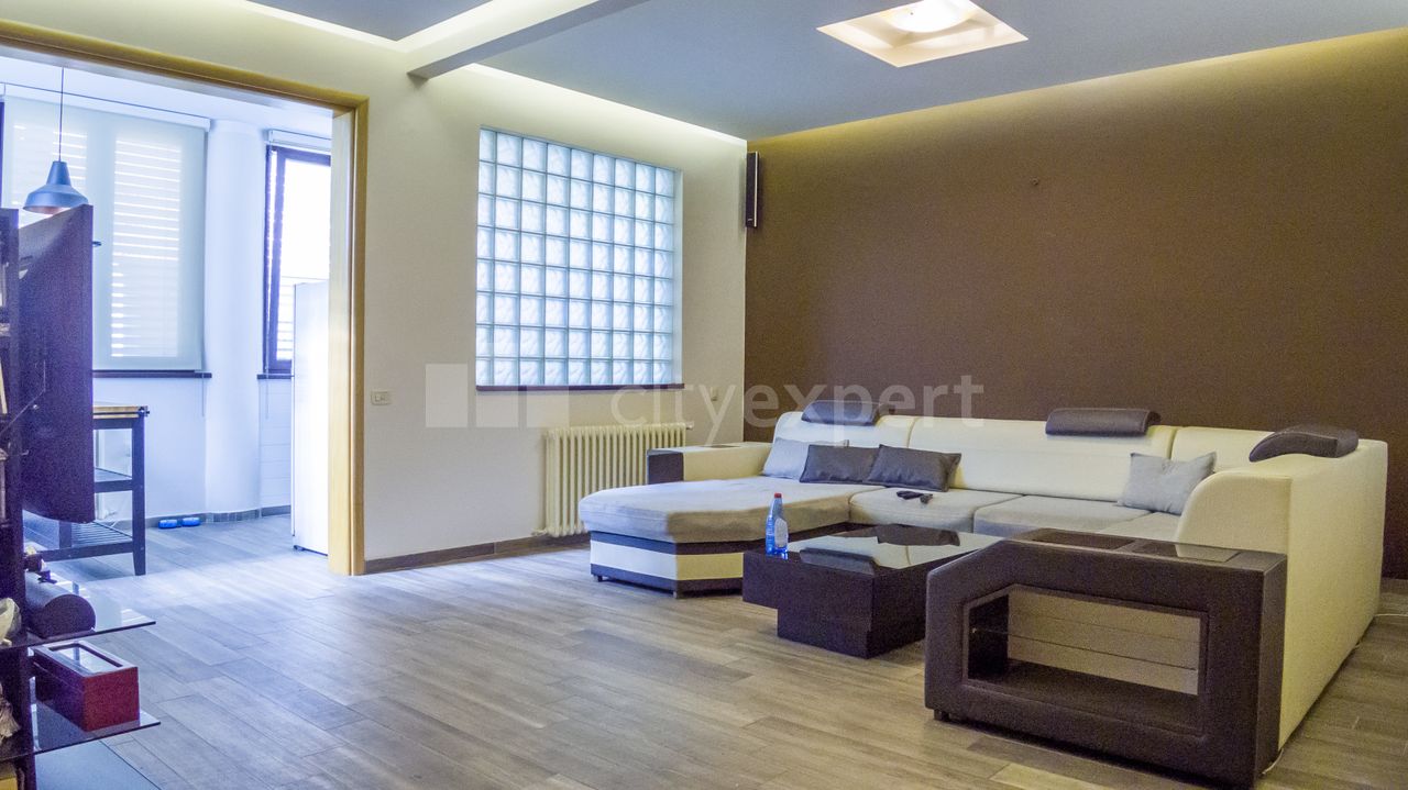 2.5 stan za izdavanje — Dimitrija Marinkovića, Braće Jerković, Voždovac, 120m², 1000€