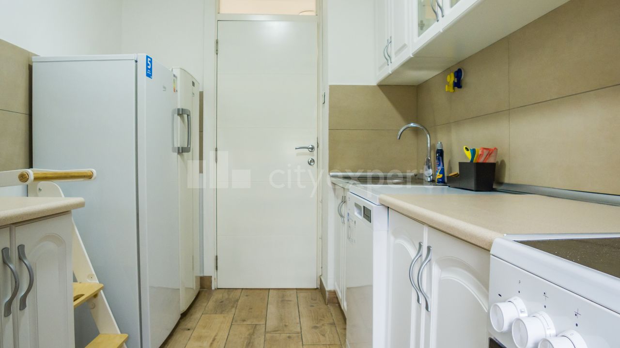 Antifašističke borbe, Blok 22, Novi Beograd - 9