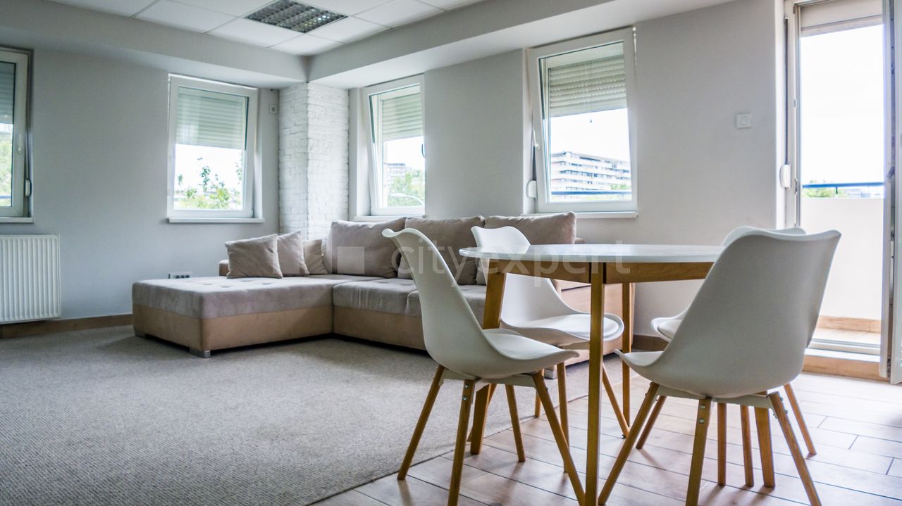 3.0 stan za izdavanje — Antifašističke borbe, Blok 22, Novi Beograd, 86m², 1050€