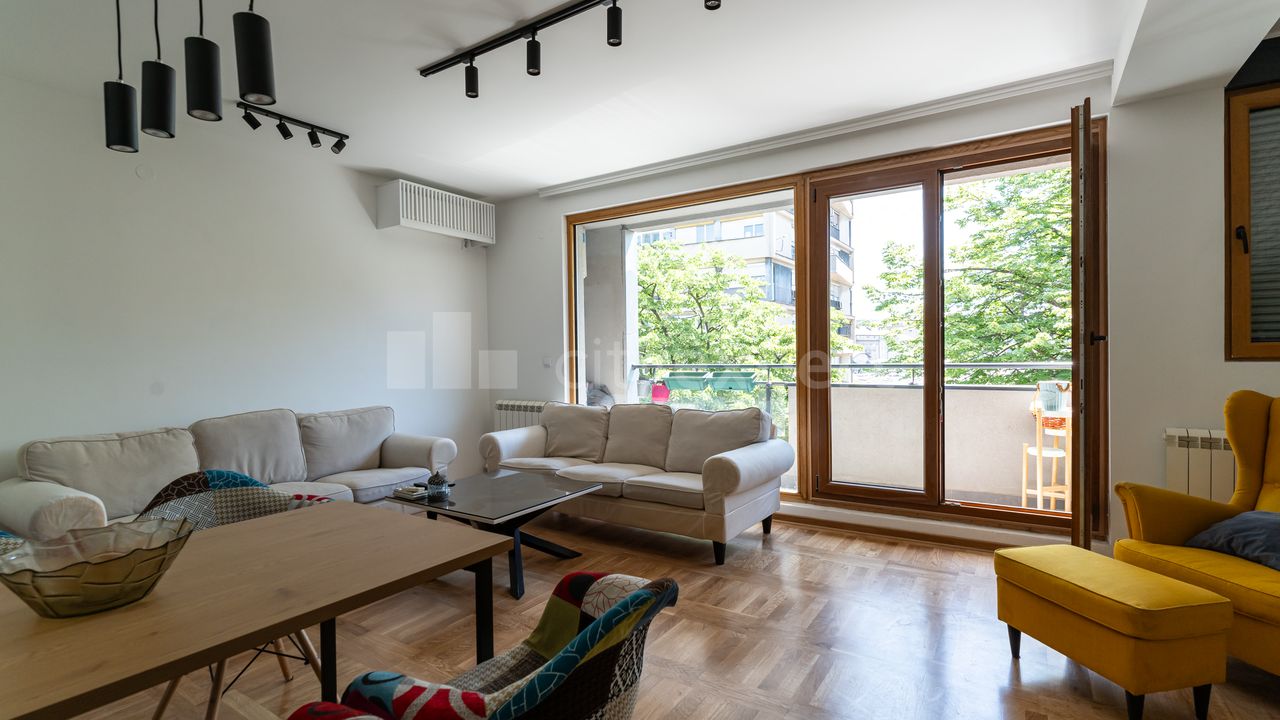 3.5 stan za izdavanje — Kursulina, Kalenić pijaca, Vračar, 100m², 1800€