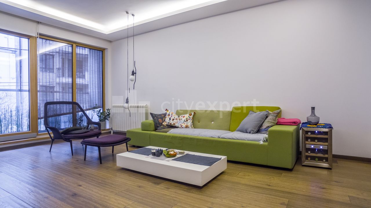 4.0 stan za izdavanje — Novopazarska, Čubura, Vračar, 118m², 2200€