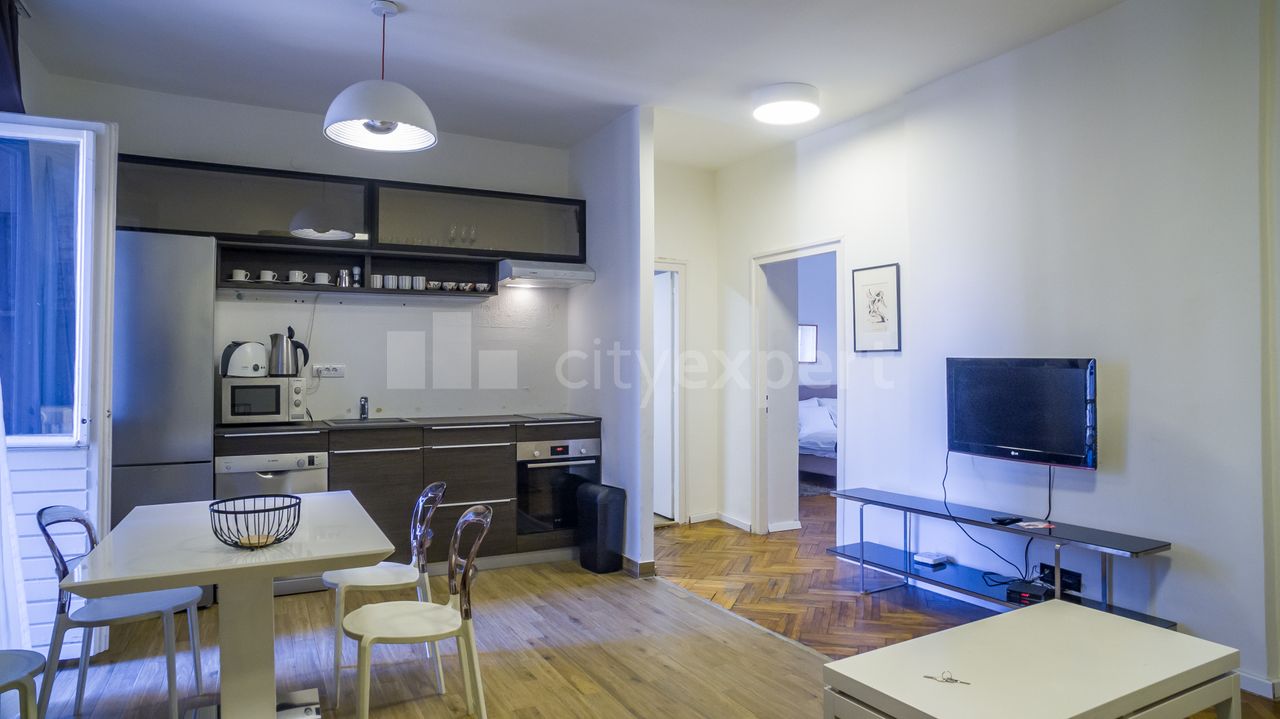 3.0 stan za izdavanje — Vlajkovićeva, Centar, Stari grad, 90m², 1900€