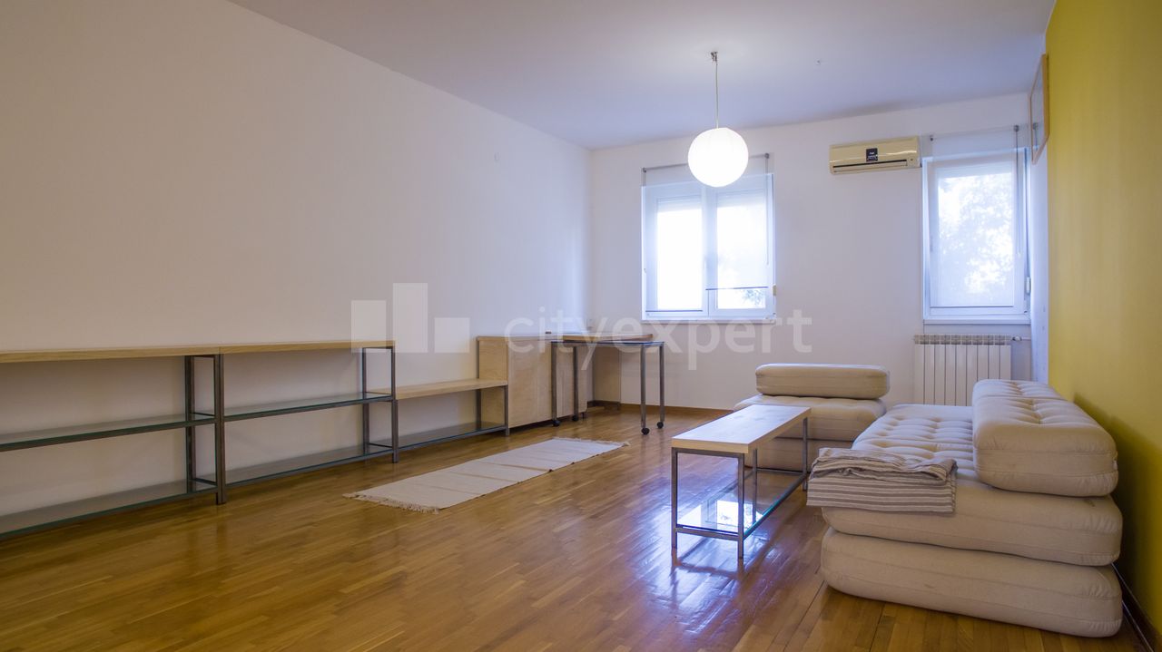 2.0 stan za izdavanje — Bulevar Zorana Đinđića, Blok 32, Novi Beograd, 66m², 750€