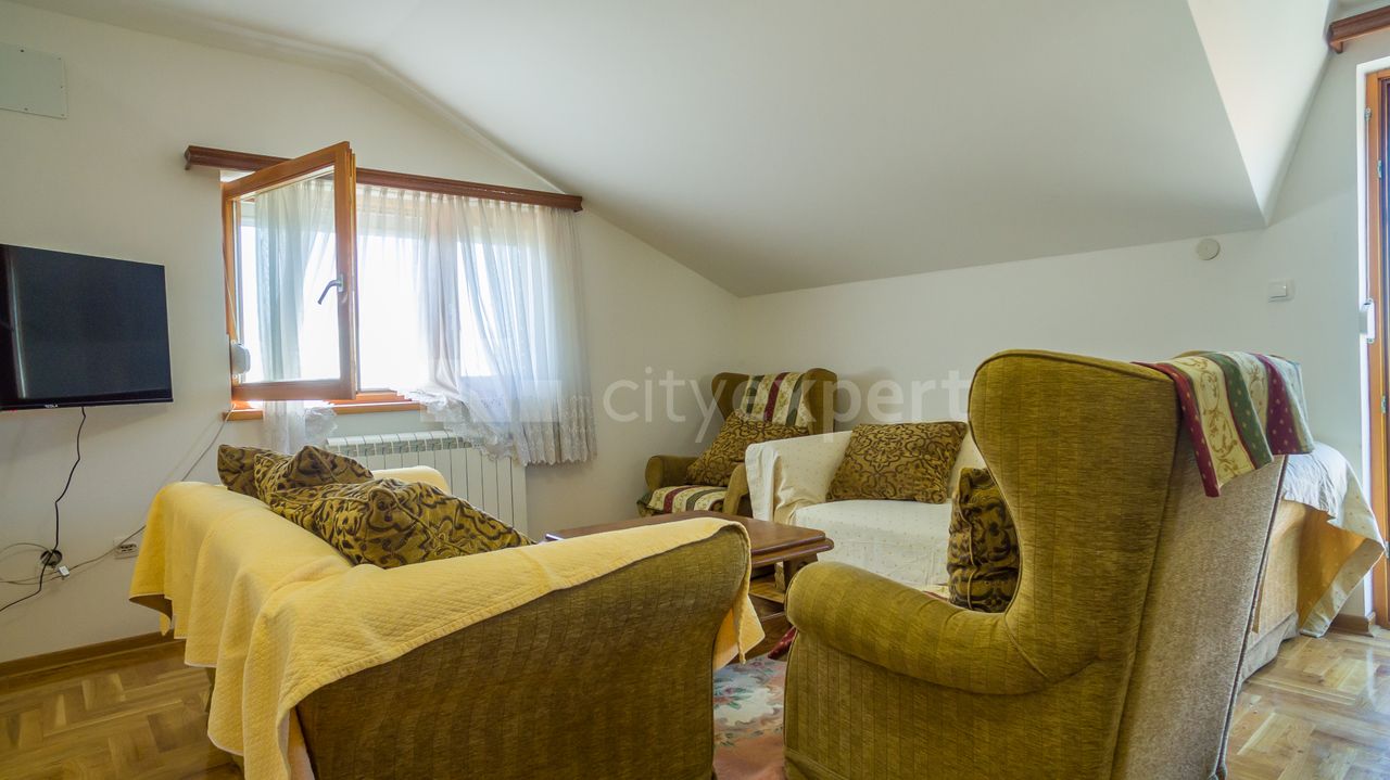 2.0 stan za izdavanje — Kalemarska, Kumodraž, Voždovac, 50m², 400€