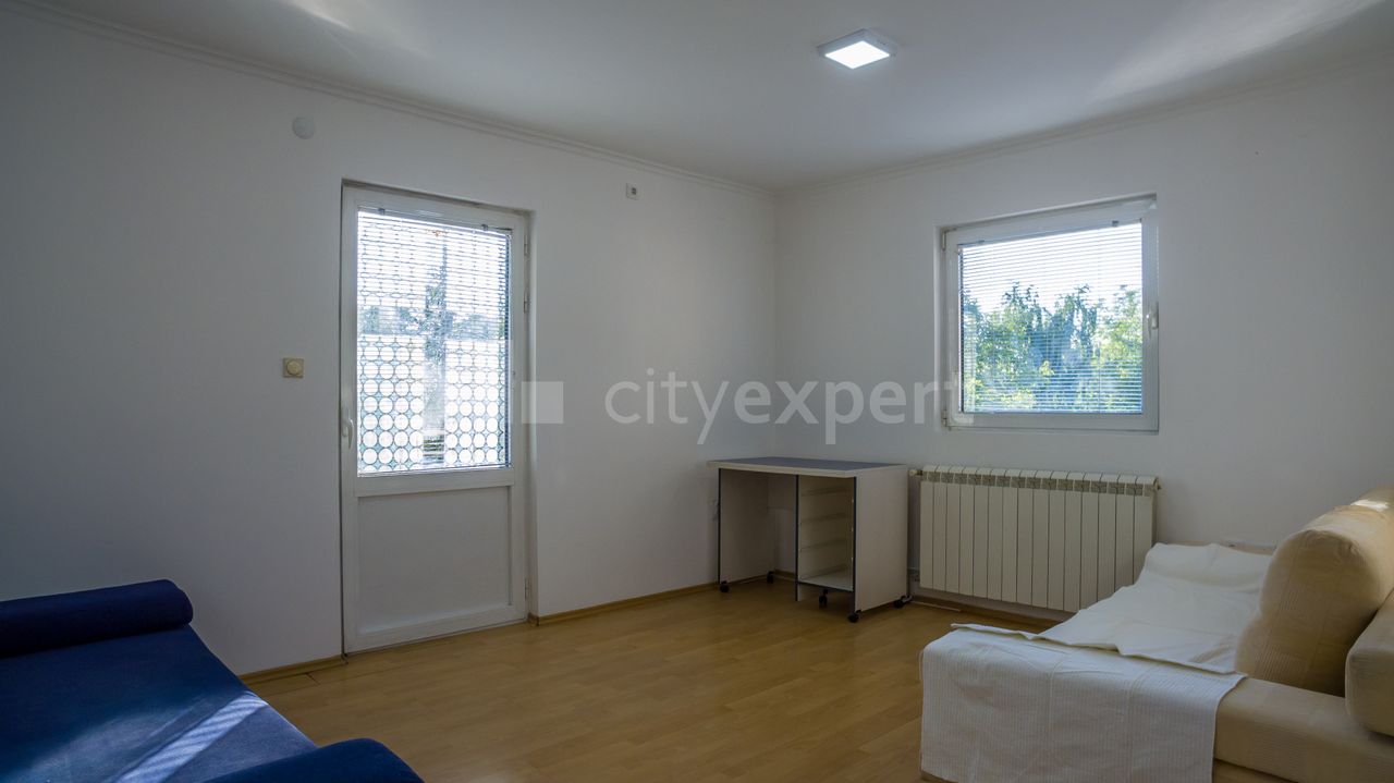 2.0 stan za izdavanje — Sime Matavulja, Padina, Zvezdara, 48m², 450€