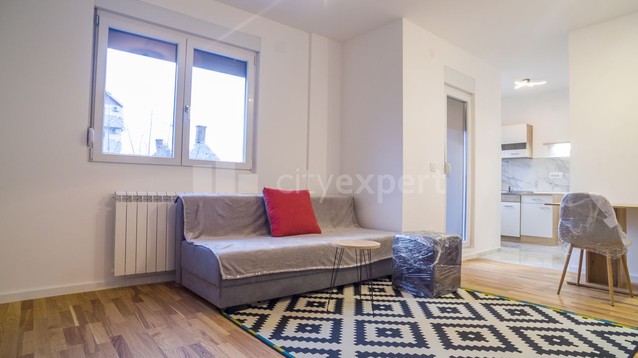 1.0 stan za izdavanje — Partizanski blok ulica 1, Krnjača, Palilula, 28m², 350€