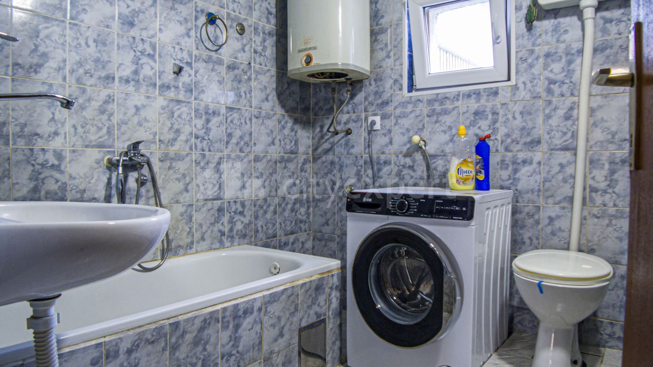 Romskih žrtava, Ledine, Novi Beograd - 5