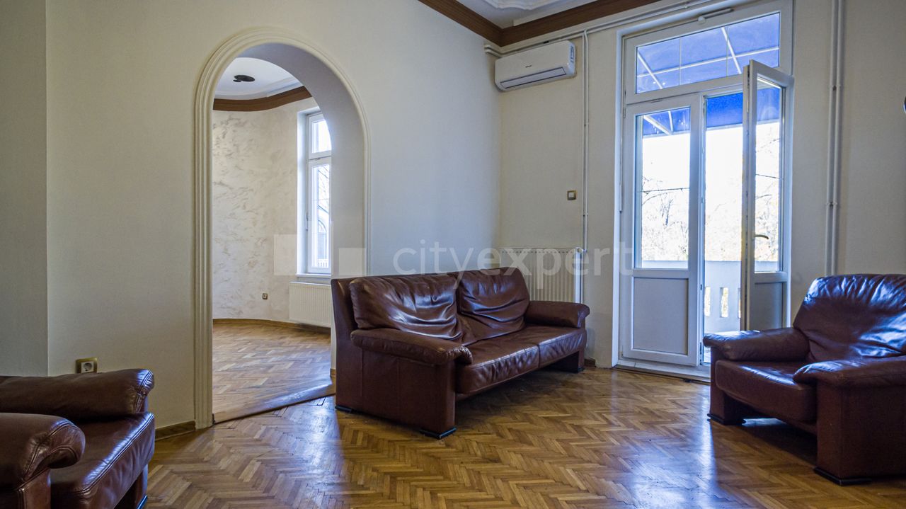 3.0 stan za izdavanje — Konavljanska, Dedinje, Savski venac, 80m², 900€