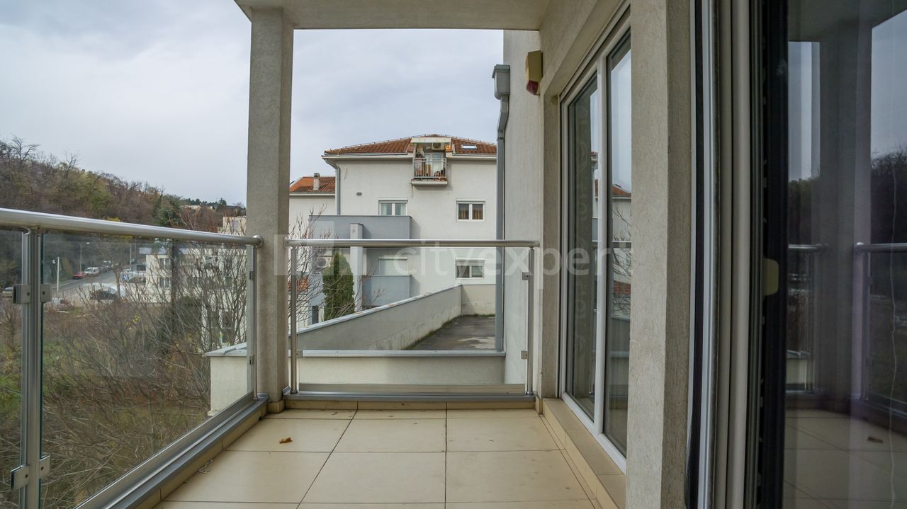 Miloja Đaka, Dedinje, Savski venac - 5