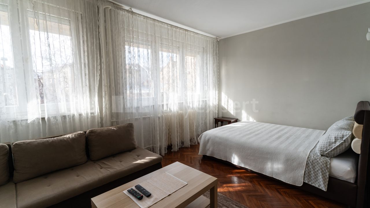 0.5 stan za izdavanje — Kralja Milana, Terazije, Stari grad, 27m², 600€