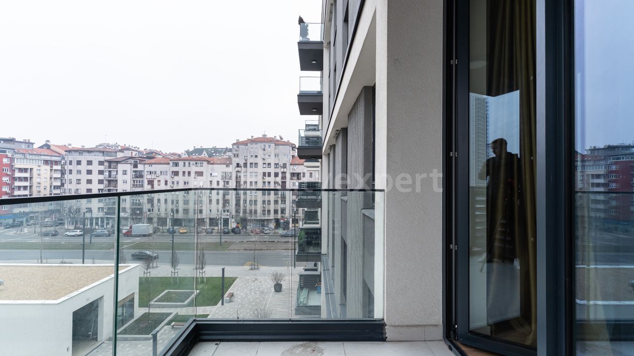 Luke Ćelovića Trebinjca, Savski amfiteatar, Savski venac - 9