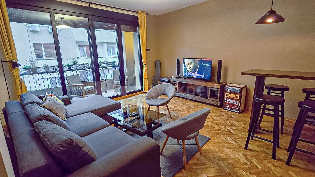 2.5 stan za izdavanje — Drinčićeva, Gundulićev venac, Stari grad, 63m², 1100€
