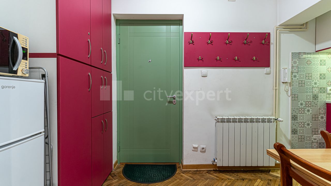 Makenzijeva, Slavija, Vračar - 8