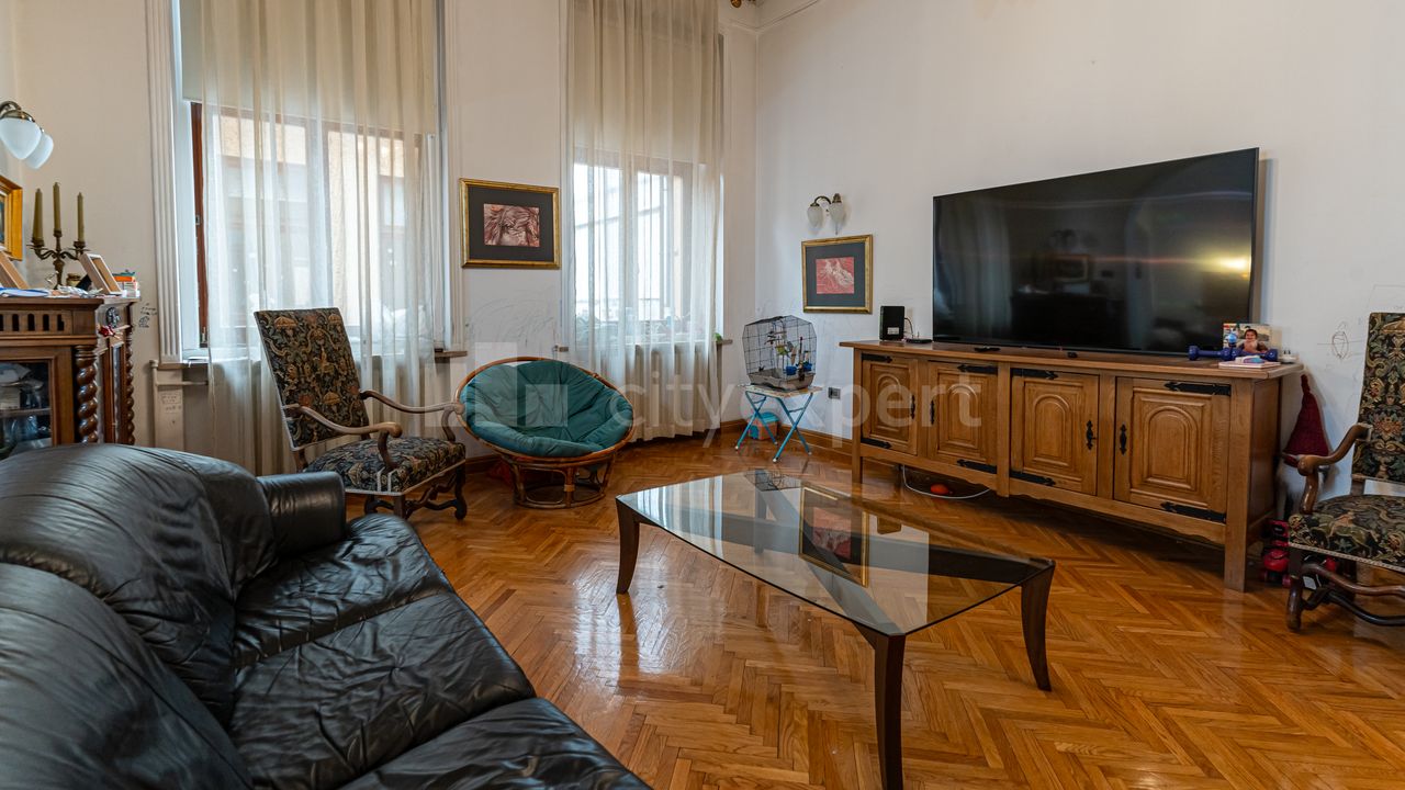 OTHER stan za izdavanje — Pariska, Centar, Stari grad, 250m², 7000€
