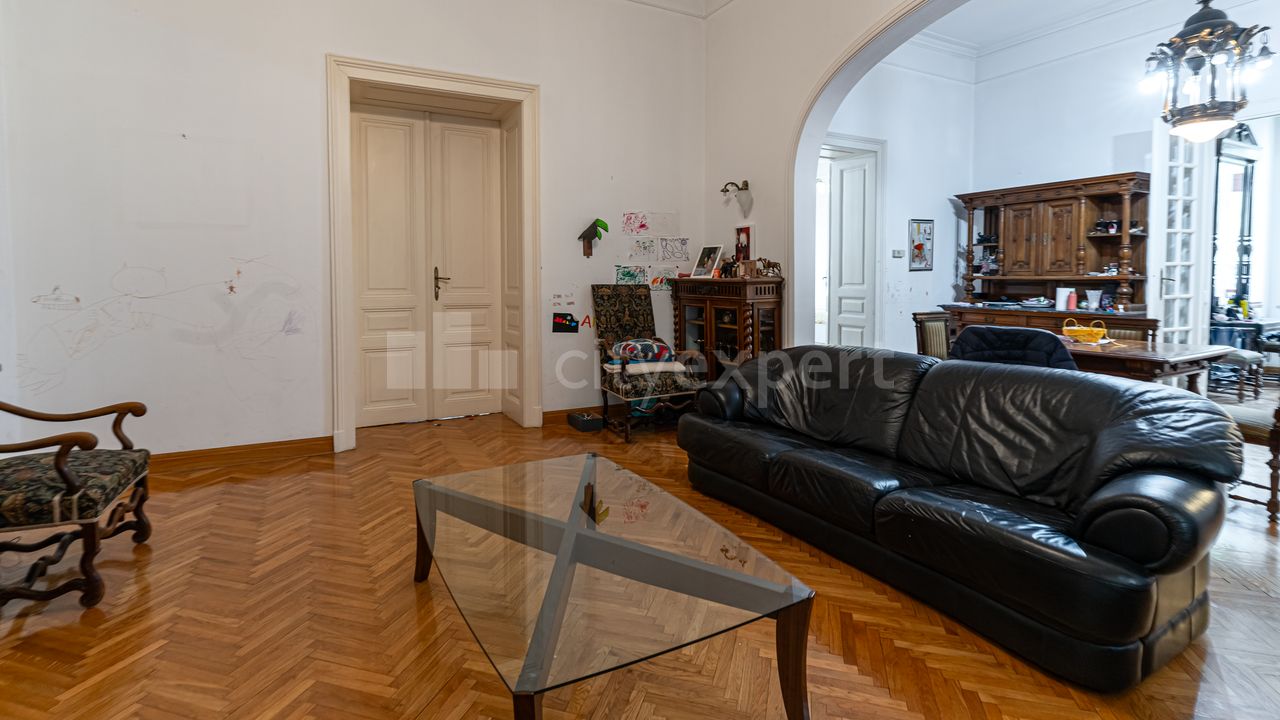Pariska, Centar, Stari grad - 2