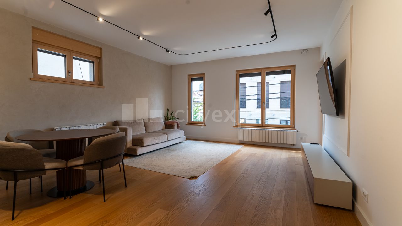 3.0 stan za izdavanje — Lamartinova, Neimar, Vračar, 77m², 1700€