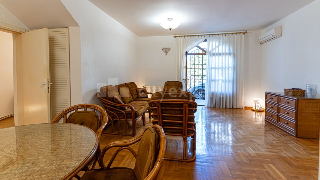 2.0 stan za izdavanje — Sokobanjska, Dedinje, Savski venac, 94m², 1100€
