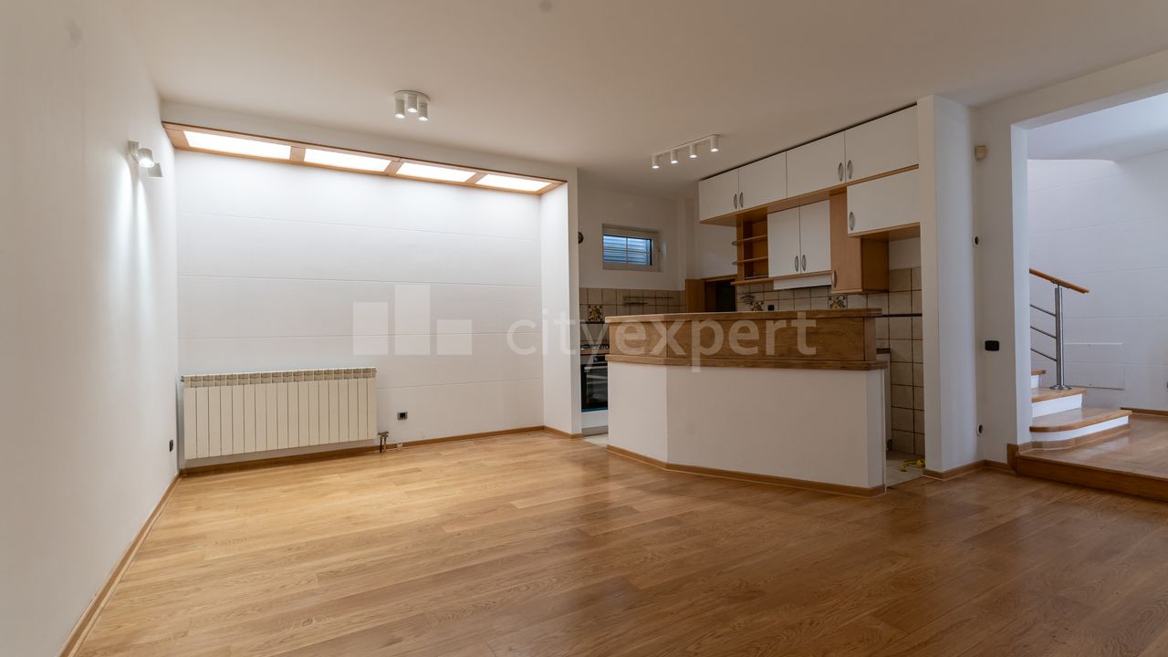5.0 stan za izdavanje — Geteova, Novi grad (Zemun), Zemun, 200m², 2200€