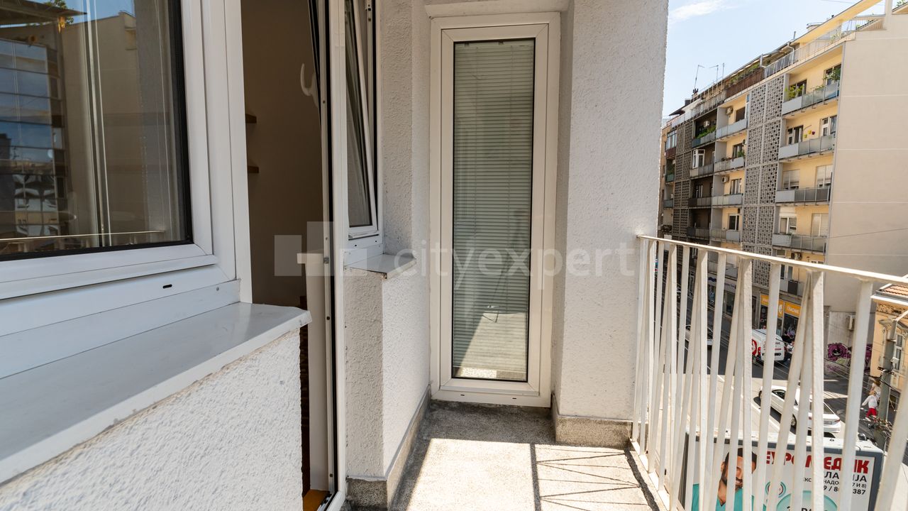 Makenzijeva, Slavija, Vračar - 6