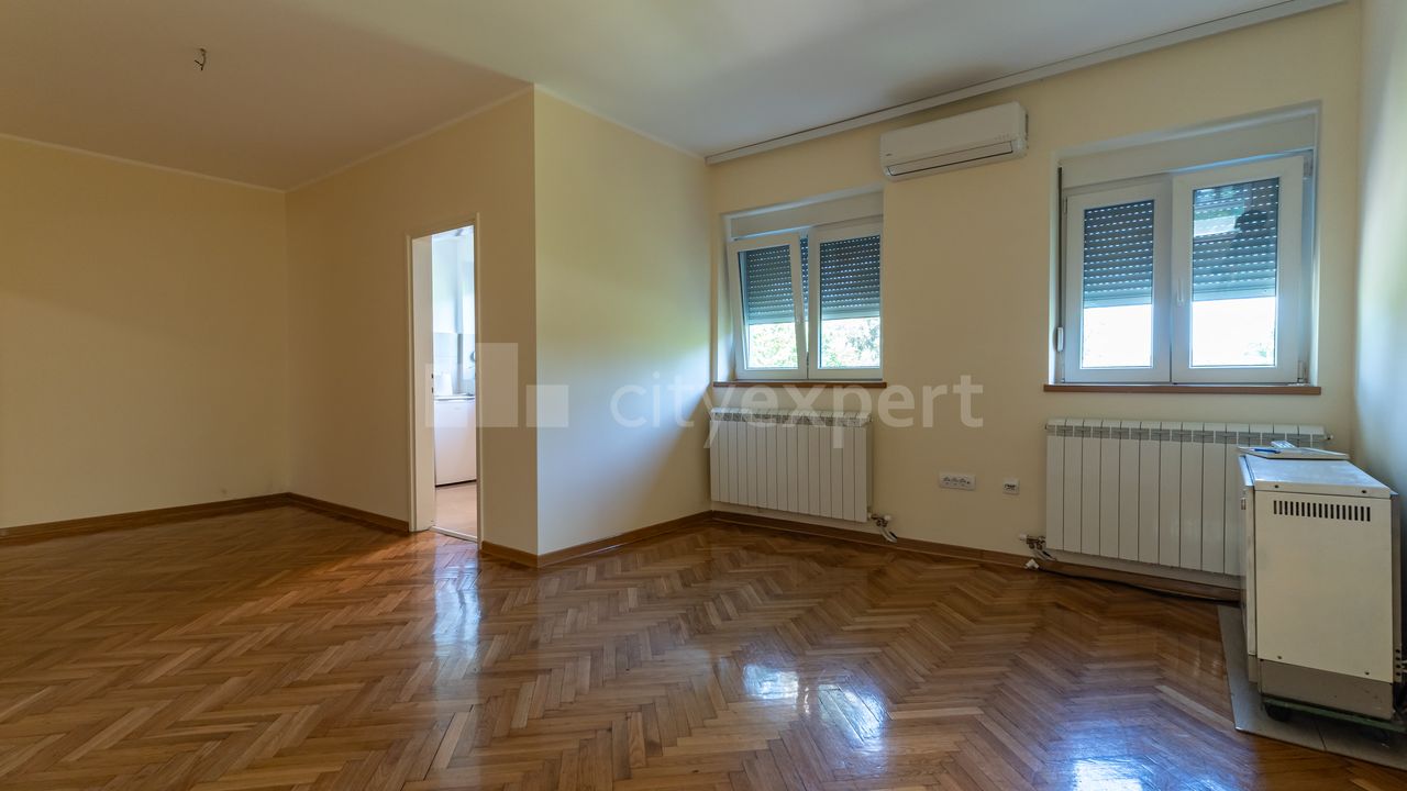3.0 stan za izdavanje — Banjički venac, Dedinje, Savski venac, 70m², 700€