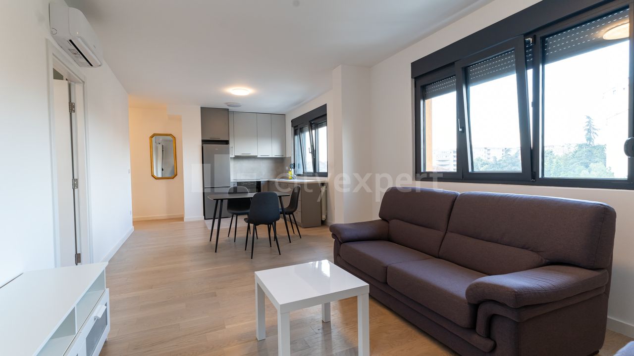2.0 stan za izdavanje — Kneza Višeslava, Vidikovac, Čukarica, 55m², 700€