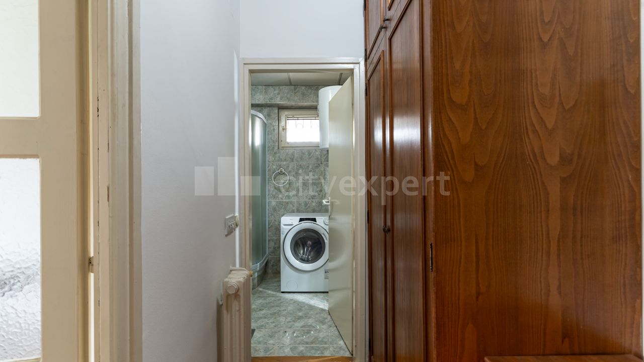 Koste Glavinića, Senjak, Savski venac - 11