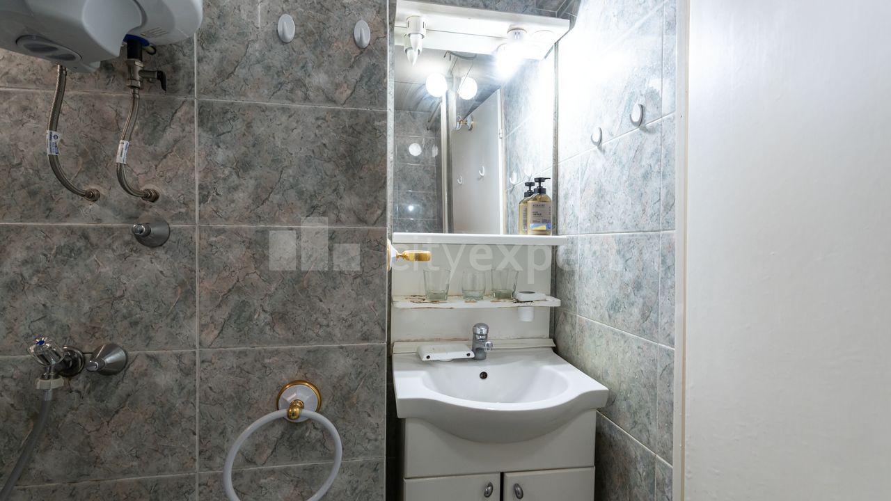 Koste Glavinića, Senjak, Savski venac - 10