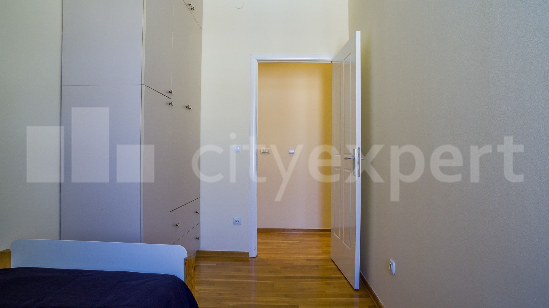 Fotografija stana 10 od 18