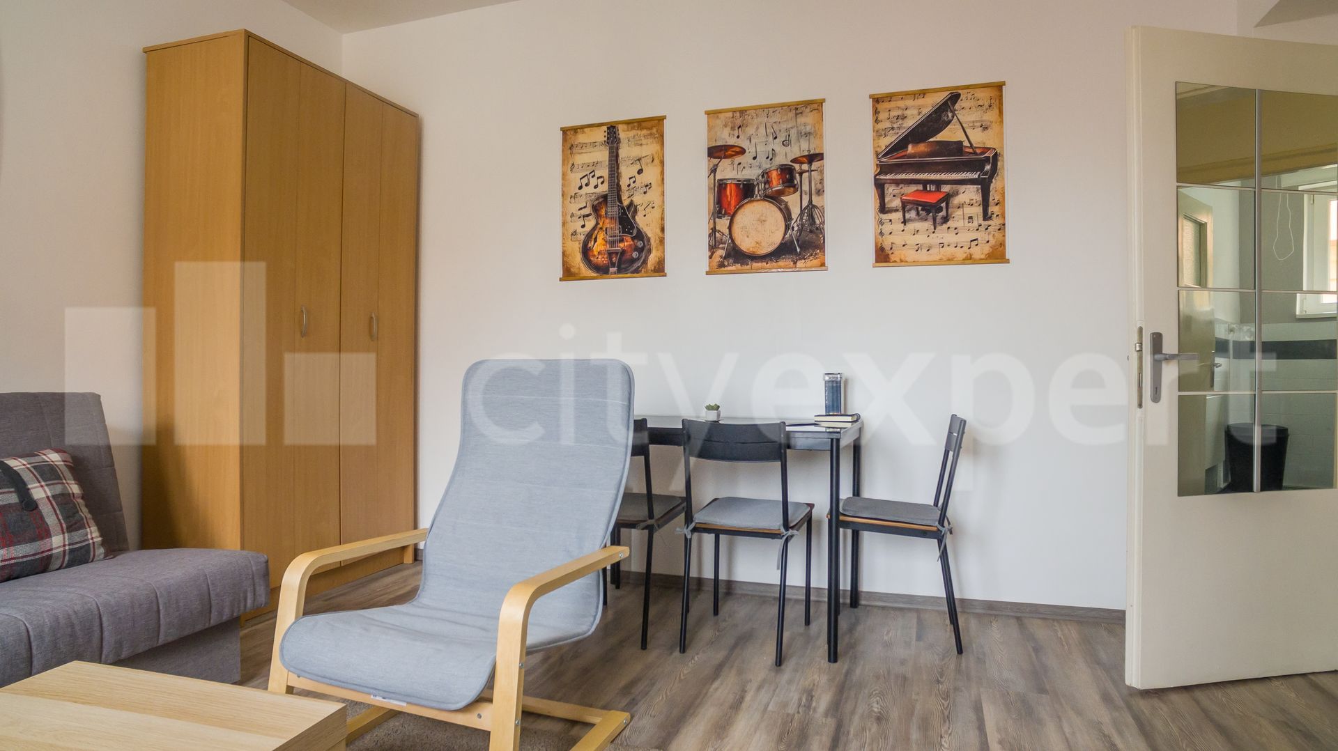 Fotografija stana 3 od 13