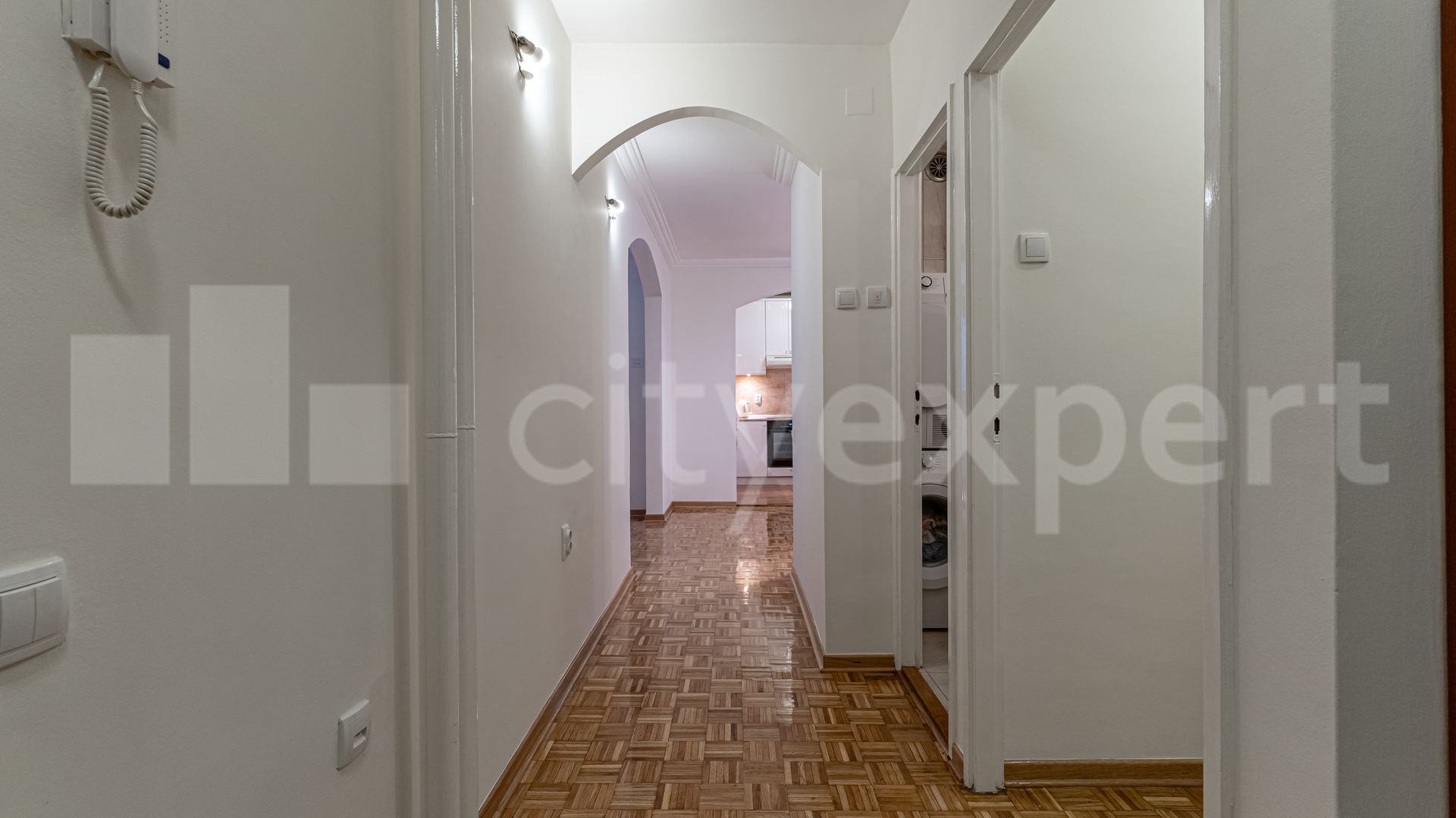 Fotografija stana 16 od 19