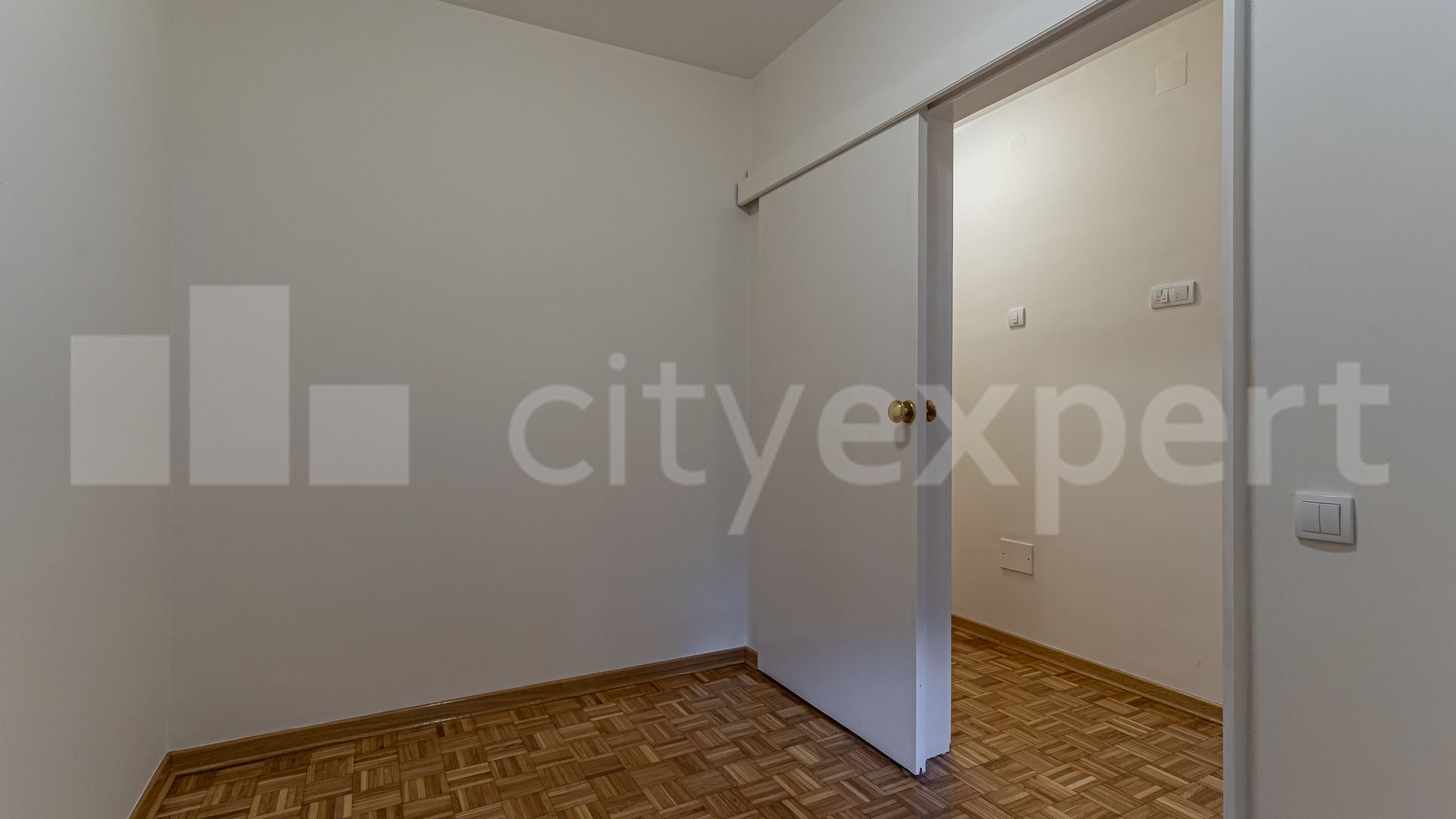 Fotografija stana 14 od 19