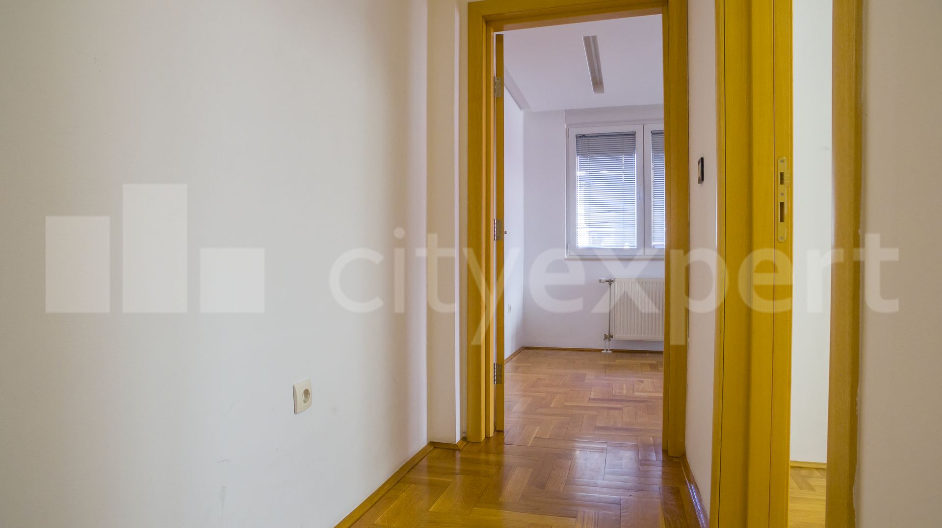 Fotografija stana 27 od 32