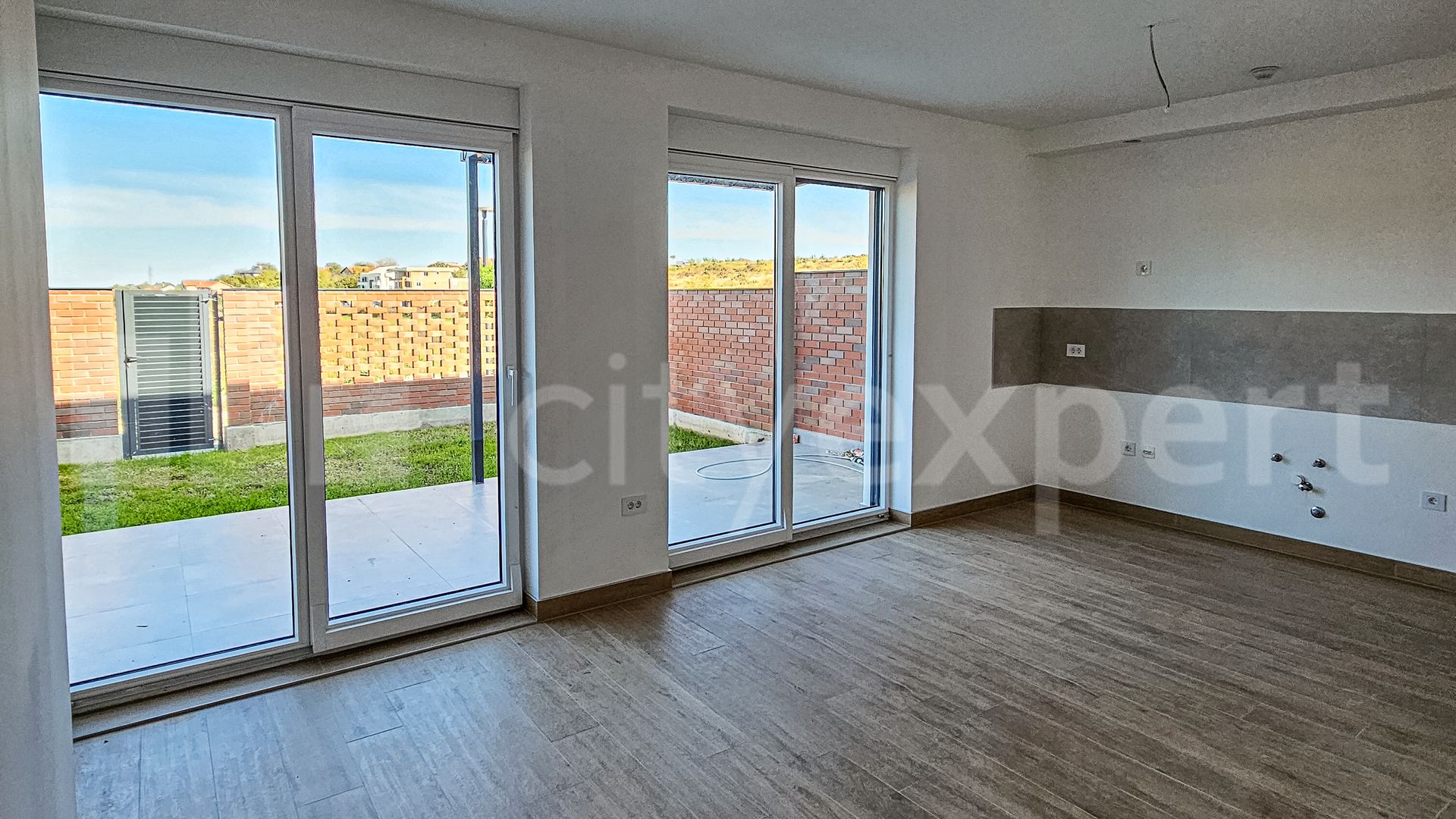 Kuća · 205 m² · Novi Sad