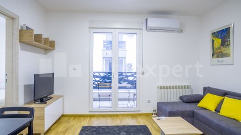 https://img.cityexpert.rs/properties/470x/41000/41228/slike/cityexpert.rs_-_nekretnina_id_-_41228_-_0023_-_20201113.jpg