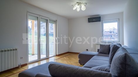 https://img.cityexpert.rs/properties/470x/52000/52082/slike/cityexpert.rs_-_nekretnina_id_-_52082_-_0061_-_20240322.jpg