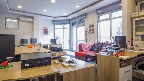 https://img.cityexpert.rs/properties/470x/56000/56714/slike/cityexpert.rs_-_nekretnina_id_-_56714_-_0174_-_20230517.jpg