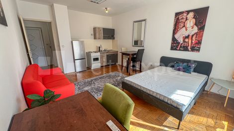 Stan za izdavanje · 39 m² · Botanička bašta, Stari grad, Beograd