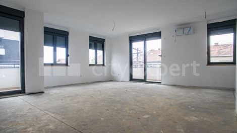 https://img.cityexpert.rs/properties/470x/64000/64585/slike/cityexpert.rs_-_nekretnina_id_-_64585_-_0019_-_20250415.jpg
