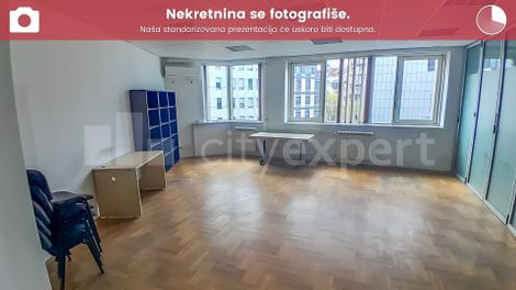https://img.cityexpert.rs/properties/470x/65000/65195/slike/65195_8.jpg