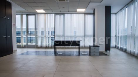 https://img.cityexpert.rs/properties/470x/76000/76838/slike/cityexpert.rs_-_nekretnina_id_-_64983_-_0500_-_20240910.jpg